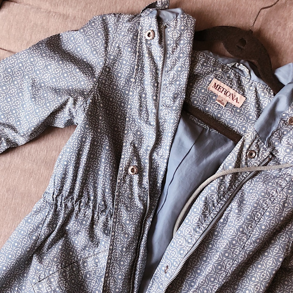 Merona light blue patterned windbreaker